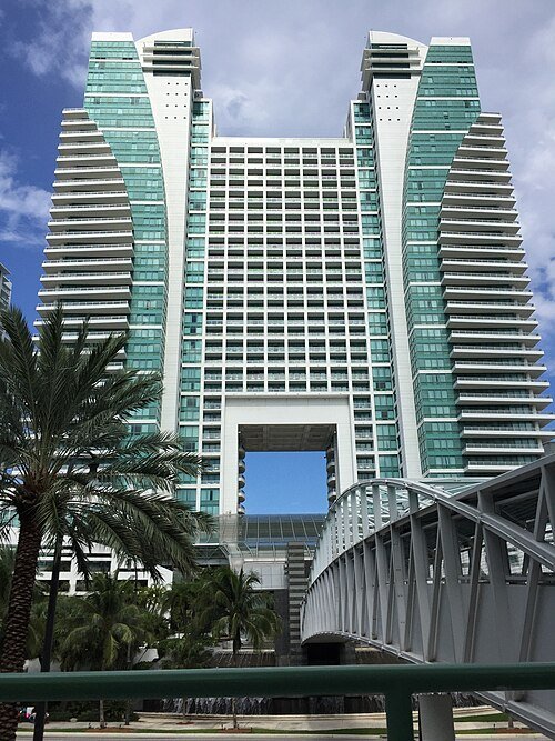 Diplomat Area, FL - File:Diplomat Hotel in 2015.jpg - Wikimedia Commons